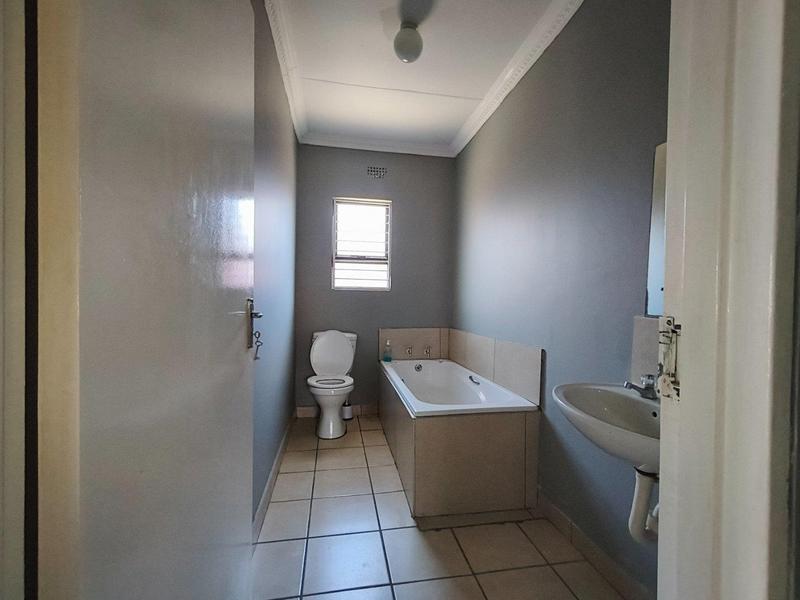 To Let Commercial Property for Rent in Mthata Eastern Cape